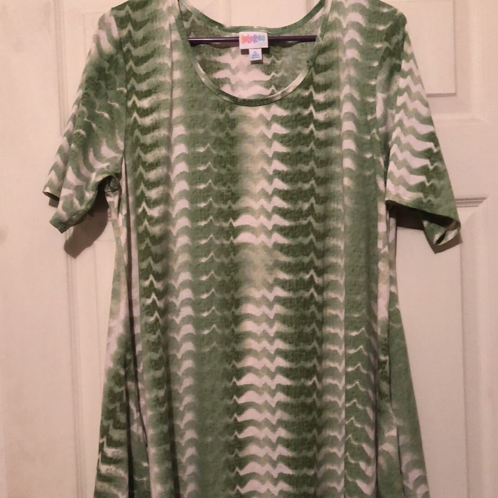 Lularoe Perfect Tee. Tye dye pattern!